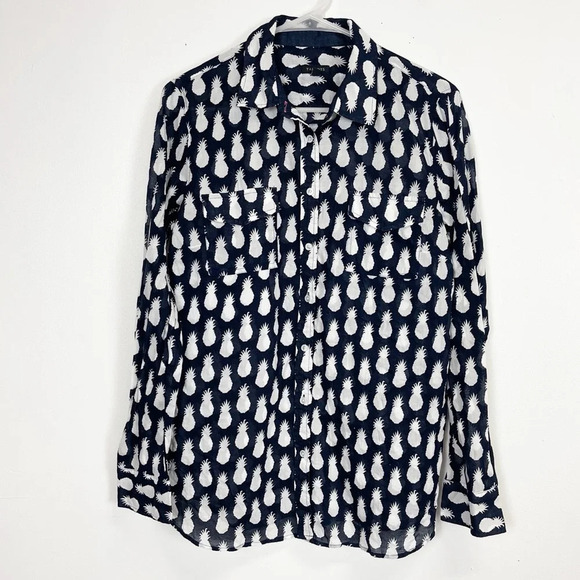 Talbots Shirt Womens Medium Button Up Blouse Navy Blue White Pineapple - Picture 1 of 8